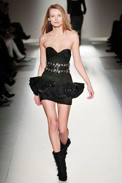 Look 18